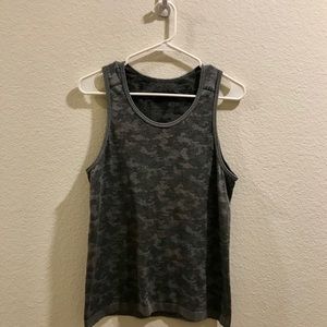 lululemon Metal Vent Tank (Size SMALL)